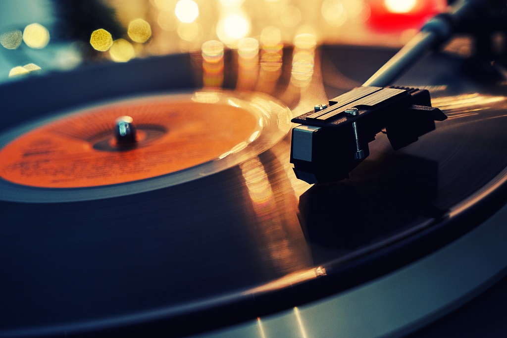 La música en streaming versus el retorno de los discos de vinilo - Diario  Libre
